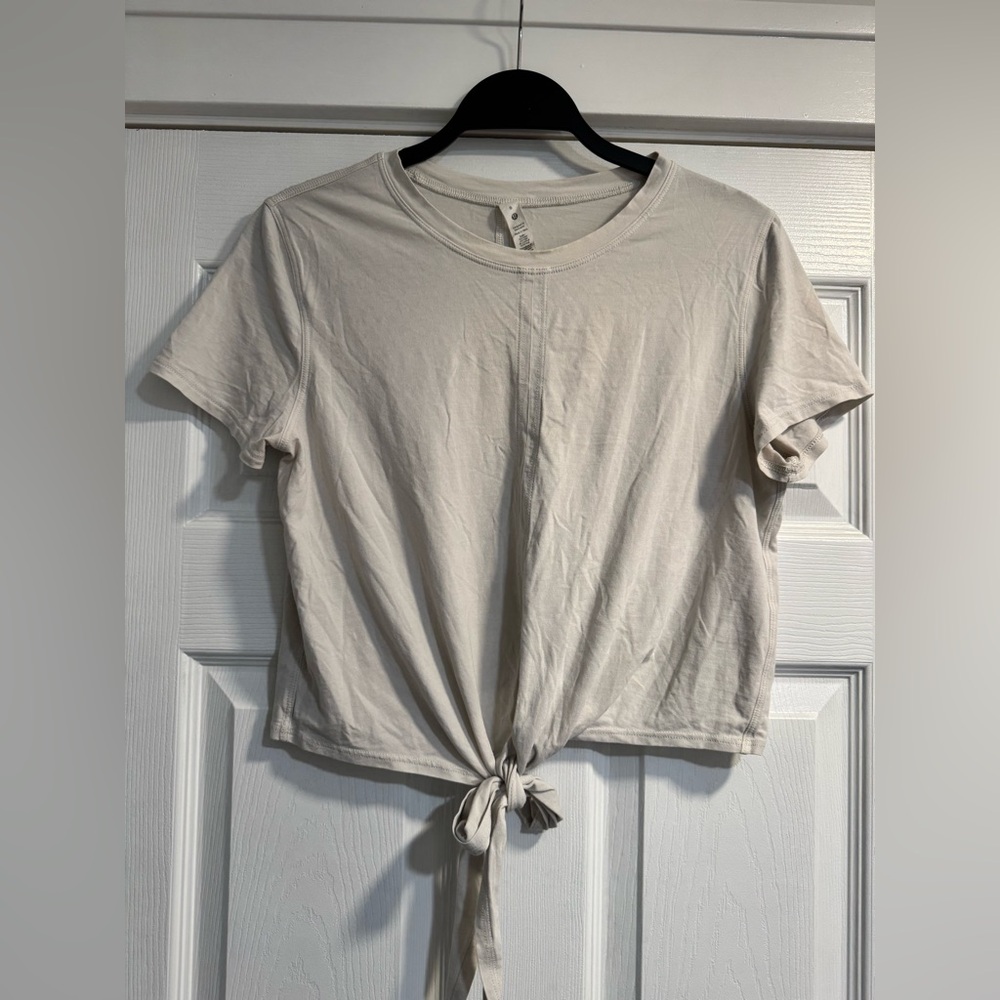 Lululemon Time To Restore Short Sleeve EUC Size 6 *SEE NOTE - Picture 6 of 9